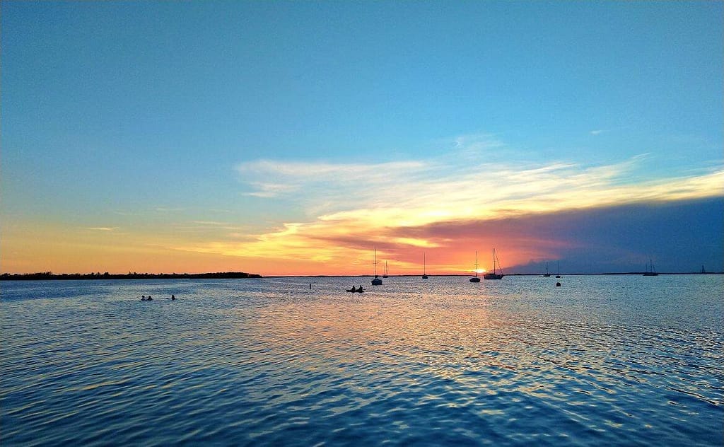 7 Days Of Summer Vibes In Key Largo, Florida | How to spend 7 days in the Florida Keys | Couples who travel | Bring fido to the Florida Keys | Pet friendly in Key Largo | The best of Key Largo - where to stay, things to do, the best eats and beautiful sunsets | #floridakeys #keylargo #bestintravel | theMRSingLink