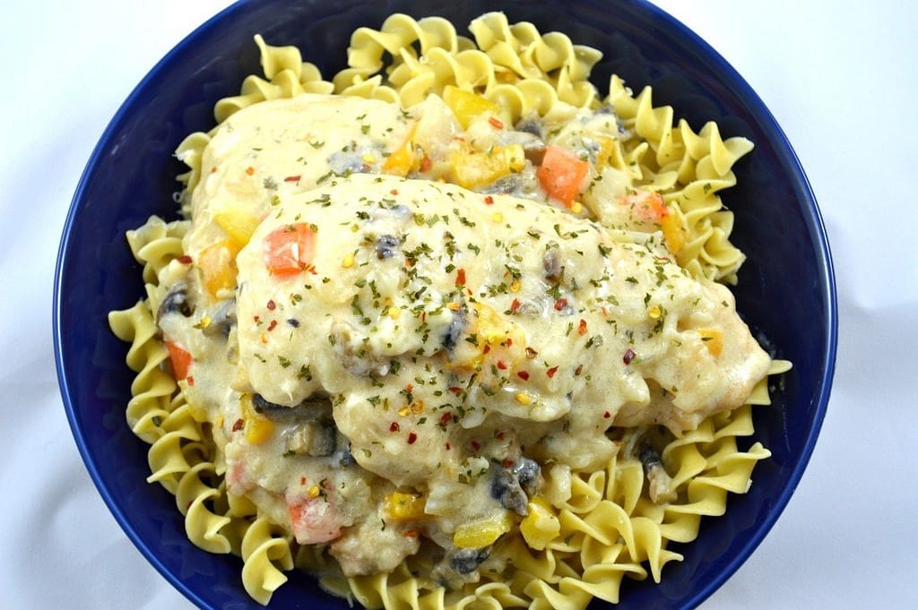 Homemade Chicken Alla Queen | Chicken Recipes | Creamy, Spicy Chicken Recipe | Delicious Family Recipes | #comfortfood #southernrecipes #dinnerrecipes | theMRSingLink