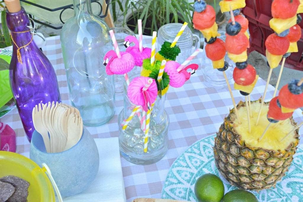 Celebrating Summer With An Outdoor Dinner Party | #ad #freshfromflorida #produceparty | How to throw an eco-friendly summer dinner party | Summer outdoor party idea featuring fresh produce | Summer pool party recipes and outdoor party decorations | Celebrating summer with Fresh From Florida recipes | Watermelon and sweet corn recipes | #summerparty #freshrecipes #cornsalsa #fruitrecipes | theMRSingLink