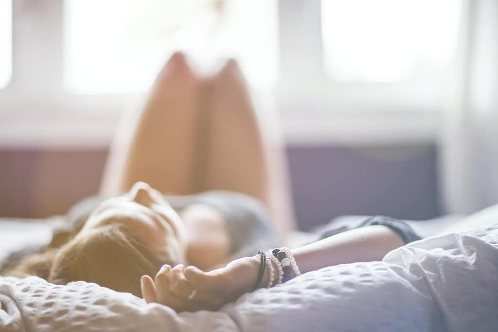 Single Girls, You Need To Stop Desperately Looking For A Relationship | Single Life | Why you need to stay single, and stop looking for a relationship | Signs you are NOT ready to be in a relationship | Single girls advice | Relationships | Dating | Signs You Need To Stay Single | #datingtips #relationships #loveadvice | theMRSingLink