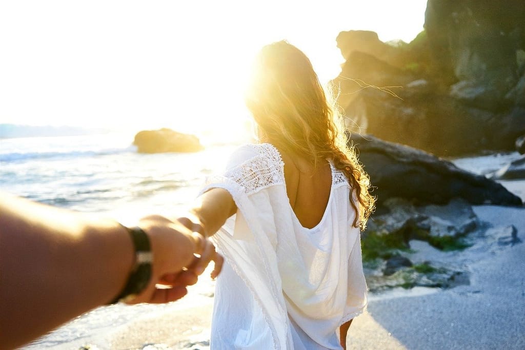Why taking a break in your relationship is really just a hall pass | 4 Reasons not to go on a break with your boyfriend | How breaks can damage or ruin your relationship, | #relationships #singlewomanadvice #datingtips | For the girl who is struggling in her relationship... | theMRSingLink