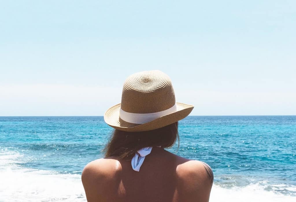 38 Things women need to learn from relationship heartache | Relationship break ups | Moving on | Heartache tips | Learn self worth | Self help tips | Love and heartache | theMRSingLink