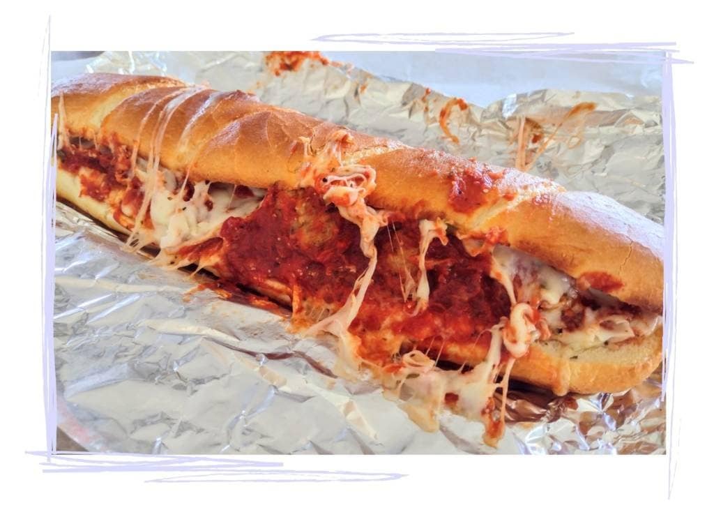 Here's the thing when I'm on vacation: I want to eat, and I want food that satisfies. You feel me? So if you want good food in Key Largo - - go for underrated!