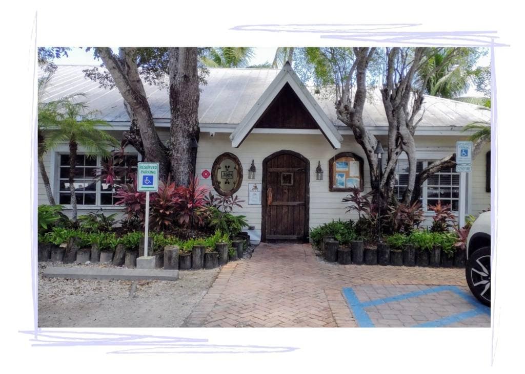 Here's the thing when I'm on vacation: I want to eat, and I want food that satisfies. You feel me? So if you want good food in Key Largo - - go for underrated!