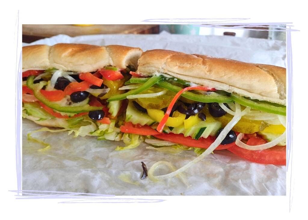 Here's the thing when I'm on vacation: I want to eat, and I want food that satisfies. You feel me? So if you want good food in Key Largo - - go for underrated!