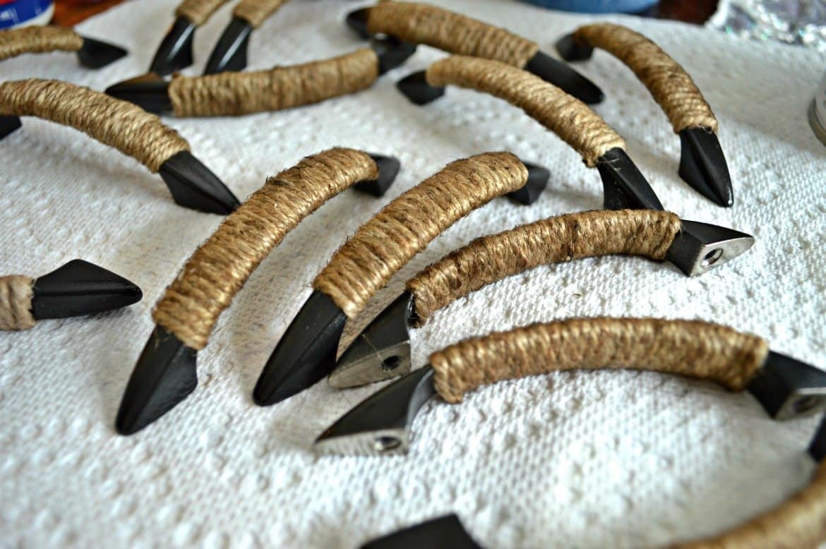 DIY Nautical Pulls From Old Kitchen Hardware | DIY Kitchen Hardware | Kitchen Cabinet Pulls | DIY Kitchen | DIY Home Improvements | theMRSingLink