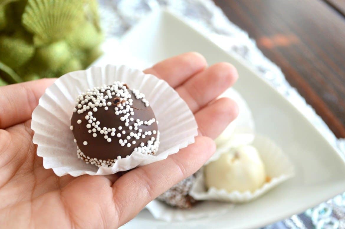 Andes Mint Chocolate Cookie Dough Truffles | Chocolate Desserts | How to make chocolate truffles | Christmas truffle recipes | Holiday dessert recipes | Holiday Christmas sweets and treats | Edible cookie dough balls | Mint chocolate truffles | No bake cookie dough recipe | #cookiedough #recipes #treats #desserts #easyrecipes | theMRSingLink Andes Mint Chocolate Cookie Dough Truffles | Chocolate Desserts | How to make chocolate truffles | Christmas truffle recipes | Holiday dessert recipes | Holiday Christmas sweets and treats | Edible cookie dough balls | Mint chocolate truffles | No bake cookie dough recipe | #cookiedough #recipes #treats #desserts #easyrecipes | theMRSingLink