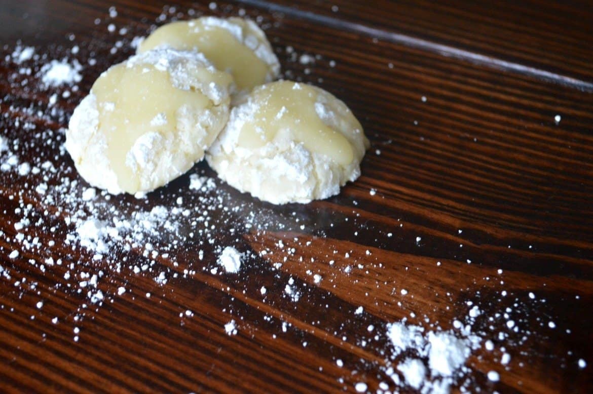 Yellow Snow Key Lime Snowball Cookies | Holiday Cookie Recipes | Christmas Cookies | Key Lime Cookies | White Chocolate Cookie Recipes | Festive Cook Recipes | Snowball Cookies | Funny Recipes | Dessert Recipe Ideas | Cookie Ideas | #cookies #christmascookies #holidayrecipes #snowballs | theMRSingLink