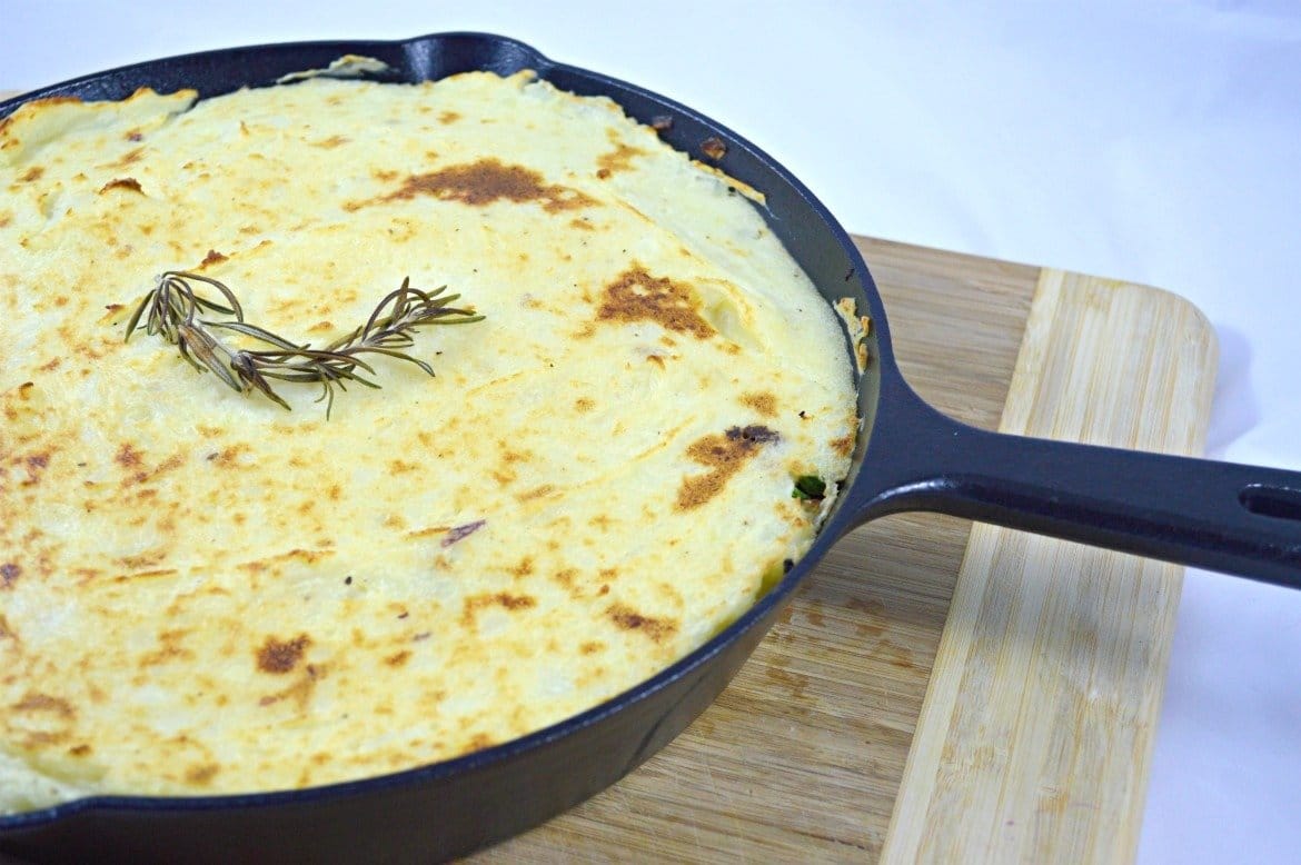 Cast Iron Skillet Shepherds Pie | Cast Iron Skillet recipes for beginners | Keto Recipes | Easy Keto meals for the whole family | Comfort food | Family-friendly meals | Classic Irish dishes | The best recipes for cast iron skillets | Easy recipes for leftover meals | #deliciousrecipes #shepherdspie #easyrecipes | theMRSingLink