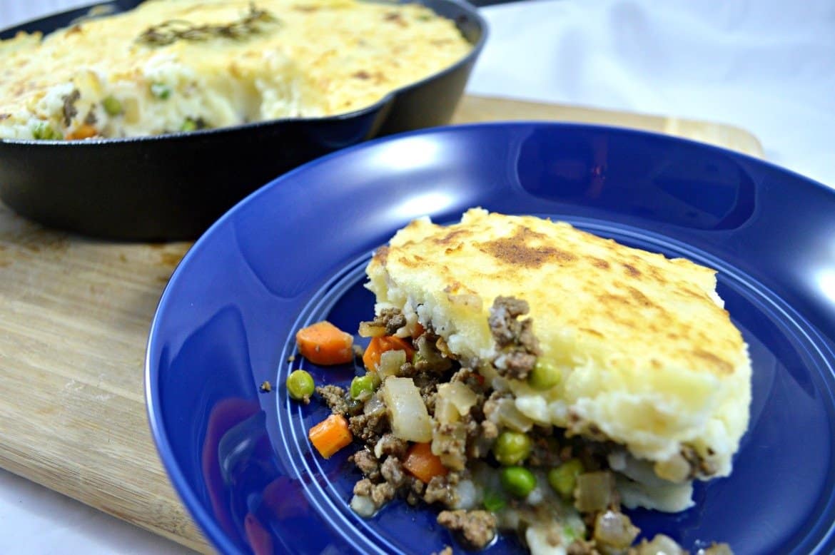 Cast Iron Skillet Shepherds Pie | Cast Iron Skillet recipes for beginners | Keto Recipes | Easy Keto meals for the whole family | Comfort food | Family-friendly meals | Classic Irish dishes | The best recipes for cast iron skillets | Easy recipes for leftover meals | #deliciousrecipes #shepherdspie #easyrecipes | theMRSingLink