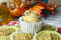 Healthy Birthday Cupcake Recipe For Dogs [With Apple + Squash] | If you're looking for a healthy version of a cupcake (or pupcake) for your furbaby, this recipe is only 6 all-natural ingredients and made in under 20 minutes! Celebrate your dog's birthday right - with doggy cupcakes! #cupcakes #dogrecipes #dogmoms | theMRSingLink