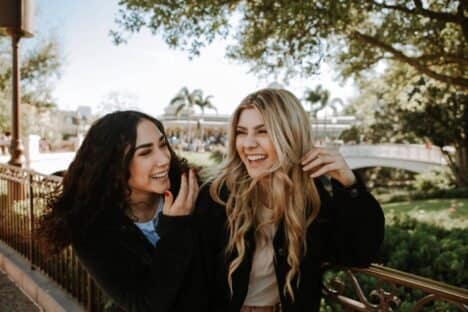 In this post, however, I'm leaning on the friendships that may be better off going their separate ways...preferably before ending in chaos, strife or neglect. Honestly, once you're tuned into the signs that you've outgrown a friendship, they're pretty hard to un-see. You might surprise yourself with how many there actually are.