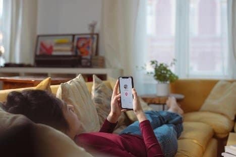 Whether you're online dating or into someone sliding into your DMs on social media, there are 4 red flag DMs to ignore, block AND delete! While we're quick to preach against ghosting in the dating world, the primary incentive here is not only to prevent from wasting your time but also your protection.