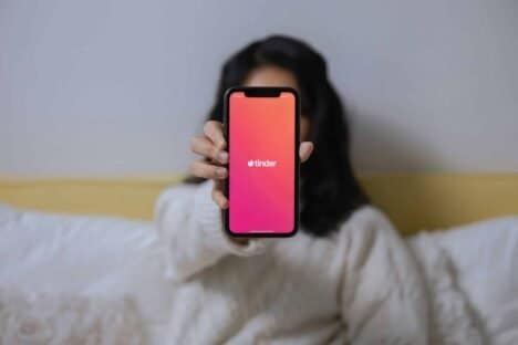 Okay, do I speak for *all* women when it comes to online dating advice for men? No, obviously not. But I would still advise taking notes, because its 2024 going into 2025 and here's what women are saying about dating online and what they want you to know about their online dating experience.
