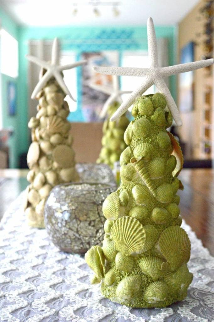 DIY Glittery Seashell Christmas Tree Decor | DIY for the home | DIY Christmas Decorations | Beachy Christmas Decor | Coastal Christmas Decor | Seashell Starfish Christmas Trees | Glittery Christmas Tree Craft | #crafts #DIY #Christmasdecor #seashells | theMRSingLink