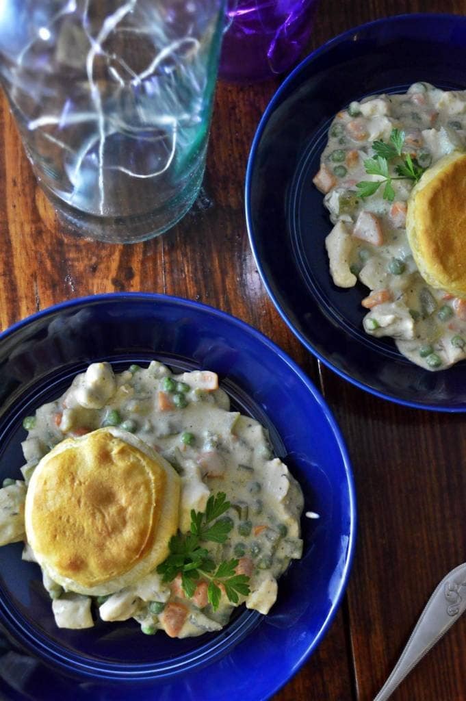 30 Minute Deconstructed Chicken Pot Pie | A twist on a classic favorite in comfort food | Date night recipes in 30 minutes or less | #chickenrecipes #30minutemeals #datenight | theMRSingLink