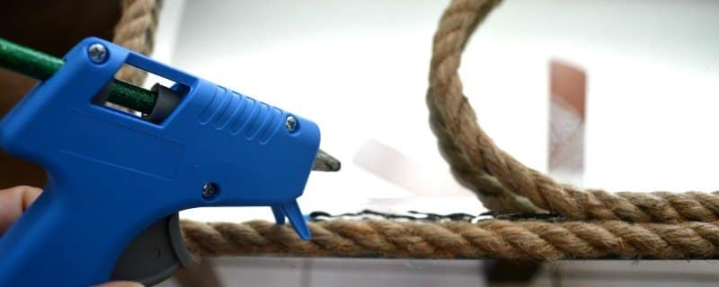 DIY Nautical Rope Mirror Decor | DIY crafts and home decor | DIY mirror decor | theMRSingLink